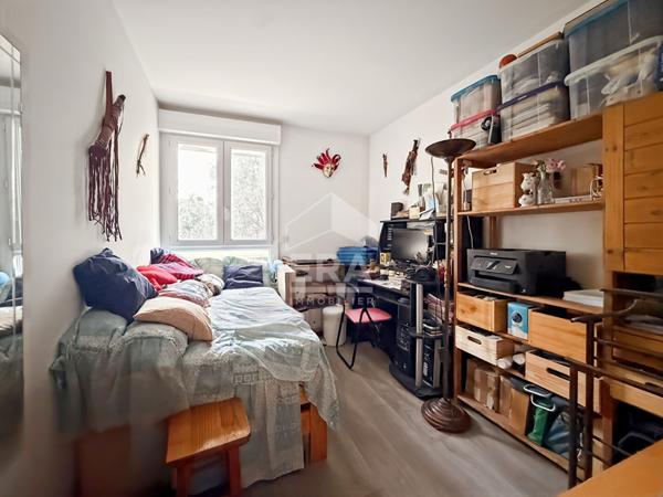 À vendre, appartement de Type 3 de 56 m2 + balcon + cave, Résidence du Roi d'Espagne,