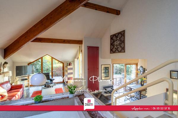 Sur les hauteurs, maison lumineuse et au calme