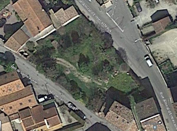 Beau terrain plat de 857m² en plein centre ville