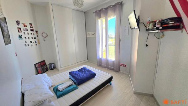 Contemporaine tout confort avec piscine