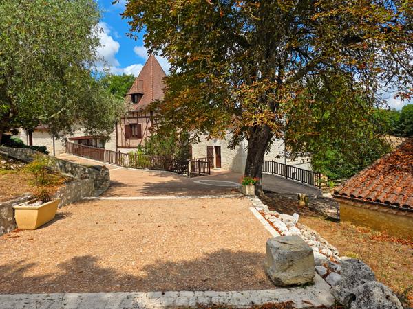 Maison 7 pièces - 400 m²