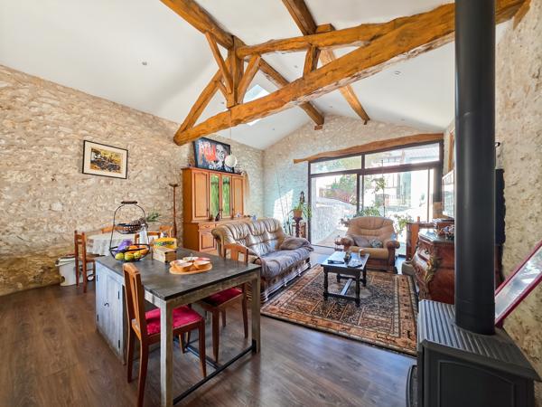 Maison 7 pièces - 400 m²