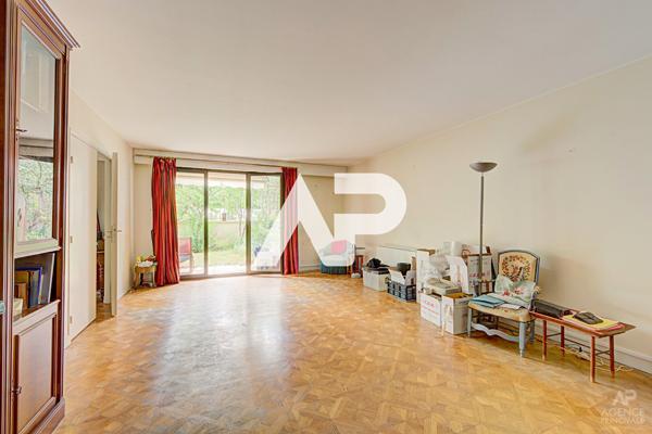 Appartement Rueil Malmaison 4 pièce(s) 80.68 m2 575 000 € **  - Référence  20048