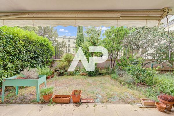 Appartement Rueil Malmaison 4 pièce(s) 80.68 m2 575 000 € **  - Référence  20048