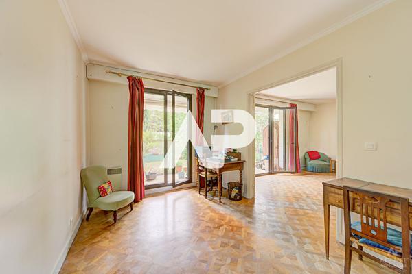 Appartement Rueil Malmaison 4 pièce(s) 80.68 m2 575 000 € **  - Référence  20048