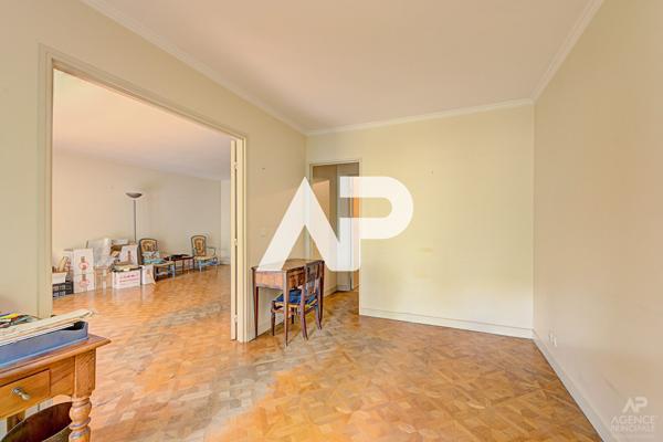 Appartement Rueil Malmaison 4 pièce(s) 80.68 m2 575 000 € **  - Référence  20048