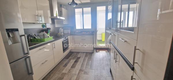 APPARTEMENT TRES LUMINEUX!