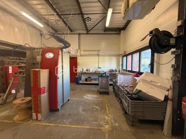 Bureau de 256,92 m²