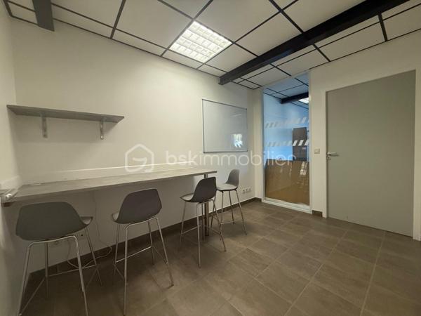 Bureau de 256,92 m²