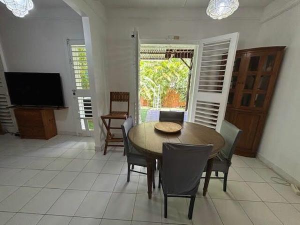 Maison à louer  5 pièces •  Sainte-Anne