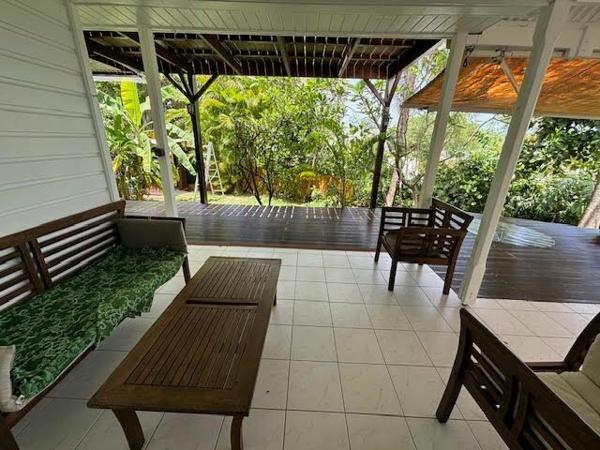 Maison à louer  5 pièces •  Sainte-Anne