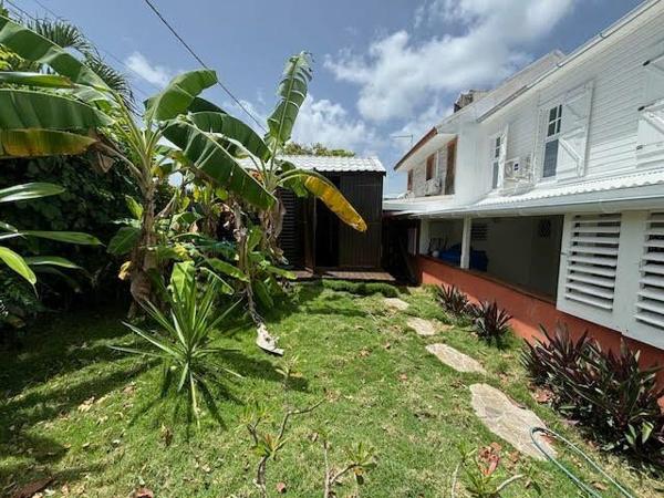 Maison à louer  5 pièces •  Sainte-Anne