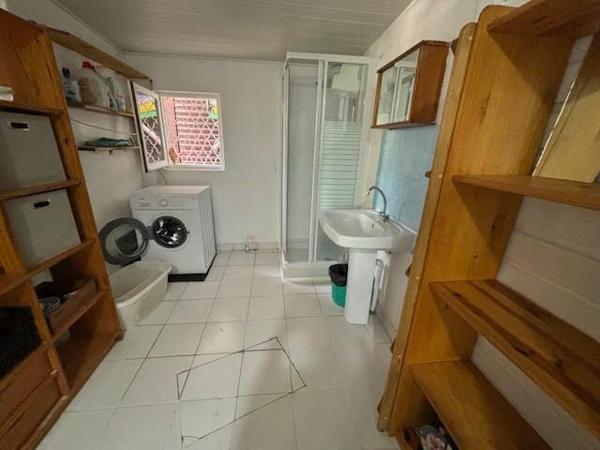 Maison à louer  5 pièces •  Sainte-Anne