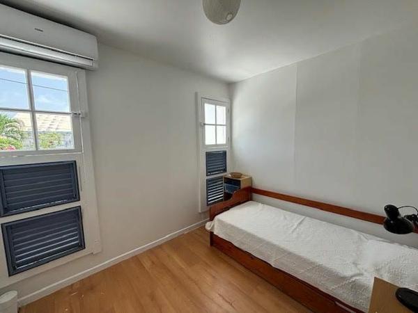 Maison à louer  5 pièces •  Sainte-Anne