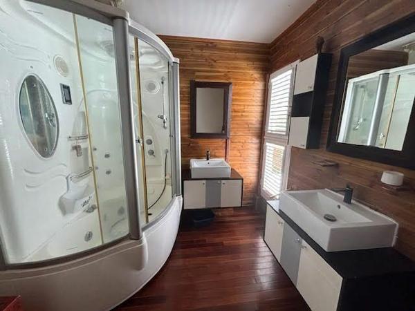 Maison à louer  5 pièces •  Sainte-Anne