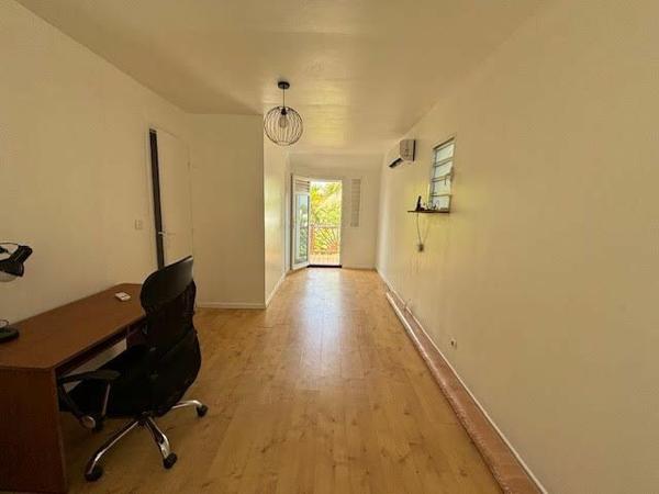 Maison à louer  5 pièces •  Sainte-Anne