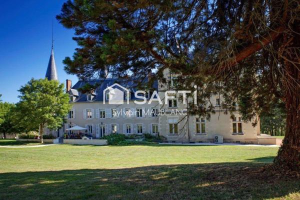 Château rénové du XV et XIXe siècle