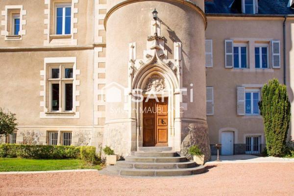 Château rénové du XV et XIXe siècle