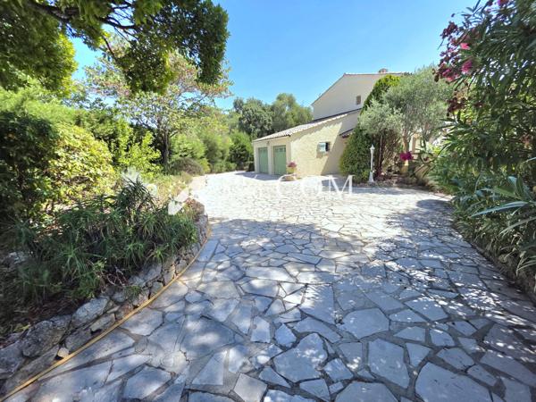 Villa 4 pièce(s) 3 chambre(s) 137 m²