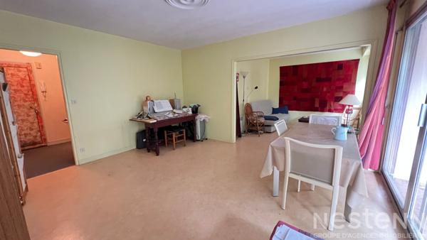 Appartement avec deux chambres, cave et place de parking, proche de la gare d Auray
