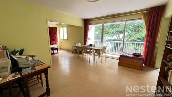 Appartement avec deux chambres, cave et place de parking, proche de la gare d Auray