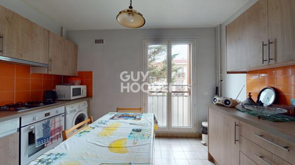 4 pièces traversant avec parking et cave