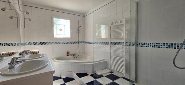 Verfeil , villa 184 m2, 6 chambres avec piscine