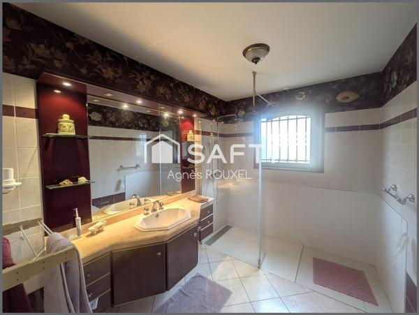 ORVAULT - garages - beau jardin