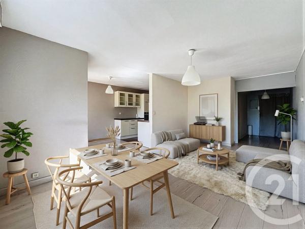 Appartement F5 à vendre  5 pièces - 91 m 2   DECINES CHARPIEU  - 69