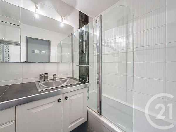 Appartement F5 à vendre  5 pièces - 91 m 2   DECINES CHARPIEU  - 69