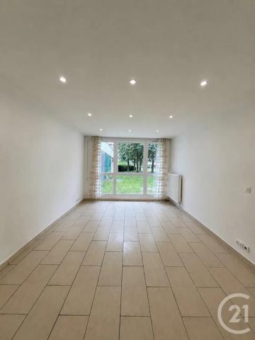Appartement F5 à vendre  5 pièces - 91 m 2   DECINES CHARPIEU  - 69