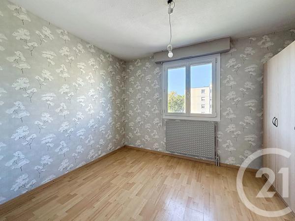 Appartement F5 à vendre  5 pièces - 91 m 2   DECINES CHARPIEU  - 69