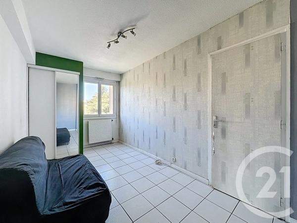 Appartement F5 à vendre  5 pièces - 91 m 2   DECINES CHARPIEU  - 69