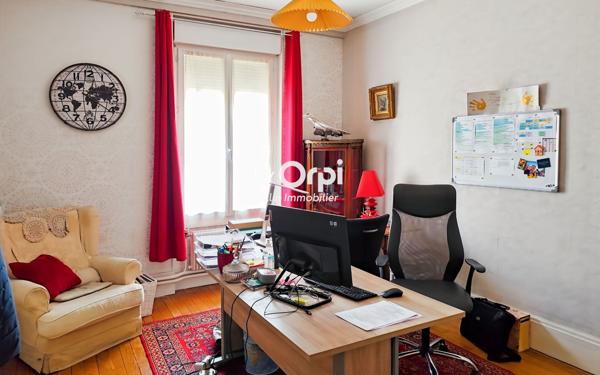 Appartement à vendre    6 pièces • 242,17 m2 Montluçon