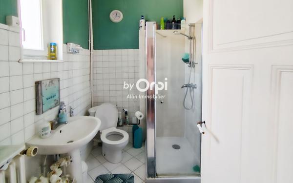 Appartement à vendre    6 pièces • 242,17 m2 Montluçon