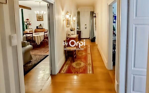 Appartement à vendre    6 pièces • 242,17 m2 Montluçon