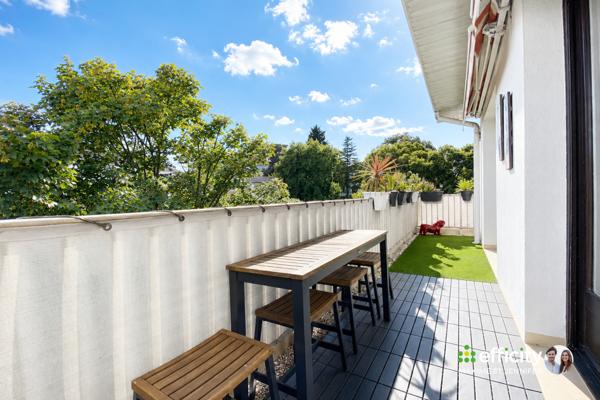 Appartement
         3 pièces
        - 82 m² 499 000 € *
