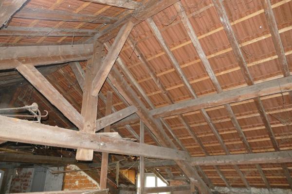 Maison à rénover avec local commercial et logement indépendants (Maurs, 15)