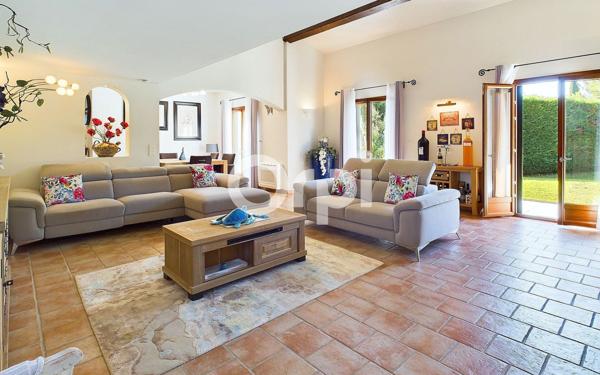 Maison à vendre    6 pièces • 145,44 m2 Tourrettes