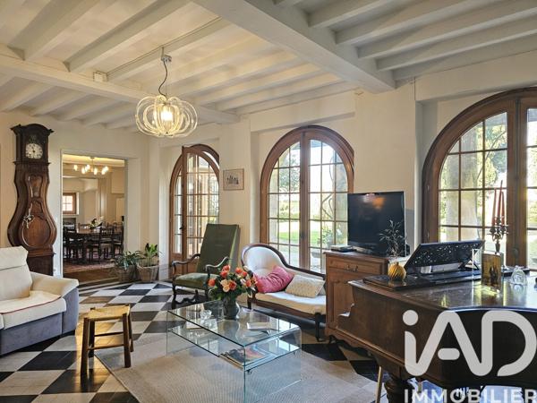 Maison à vendre 10 pièces 329 m² Cognac