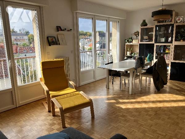 T4 traversant proche Rond-Point de Vannes – 93,67 m² – Terrasse, parking, cave