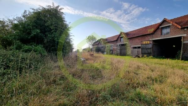 Grange à LE PLESSIER ROZAINVILLERS (80110)