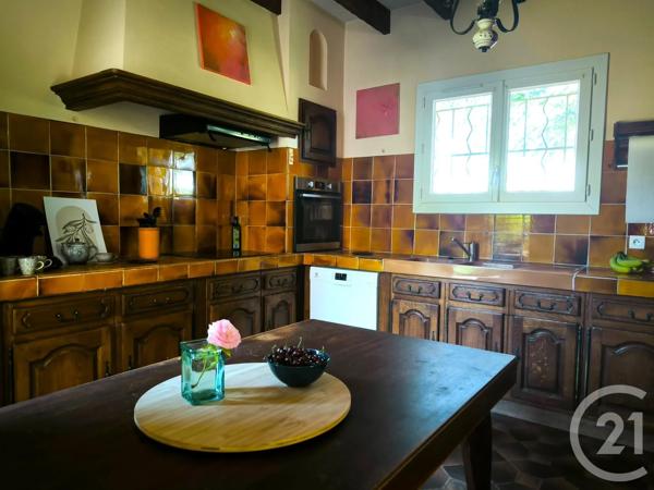 Maison à vendre  6 pièces - 156 m 2   GARDANNE  - 13