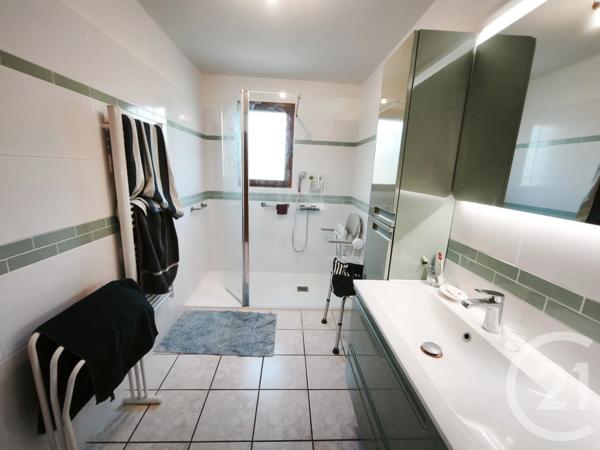 Maison à vendre  4 pièces - 110 m 2   MARIGNANE  - 13