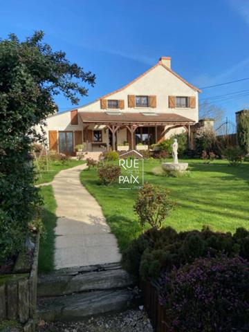 86220 DANGE SAINT ROMAIN Maison Dange Saint Romain 5 pièce(s) 94 m2 + de nombreuses dependances