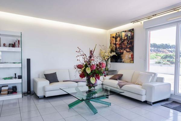 Appartement T3 et terrasse de 87m2 vue mer