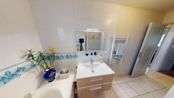 Maison de plain pied, Secteur résidentiel prisé et calme