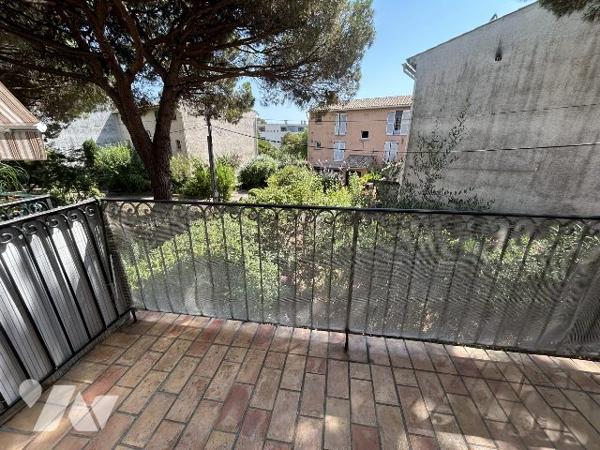 Appartement F2 aves terrasse vendu meublé