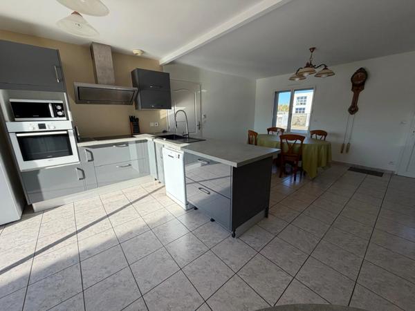 L'AIGUILLON SUR MER (85) QUARTIER RESIDENTIEL VILLA PLAIN PIED GRAND CONFORT AVEC GARAGE SUR 637M² CLOS