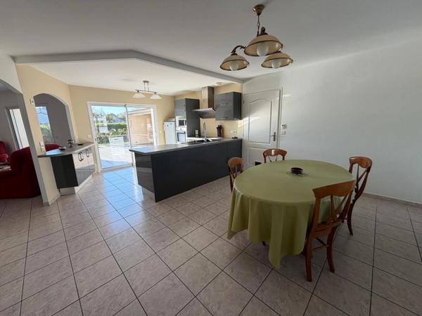 L'AIGUILLON SUR MER (85) QUARTIER RESIDENTIEL VILLA PLAIN PIED GRAND CONFORT AVEC GARAGE SUR 637M² CLOS